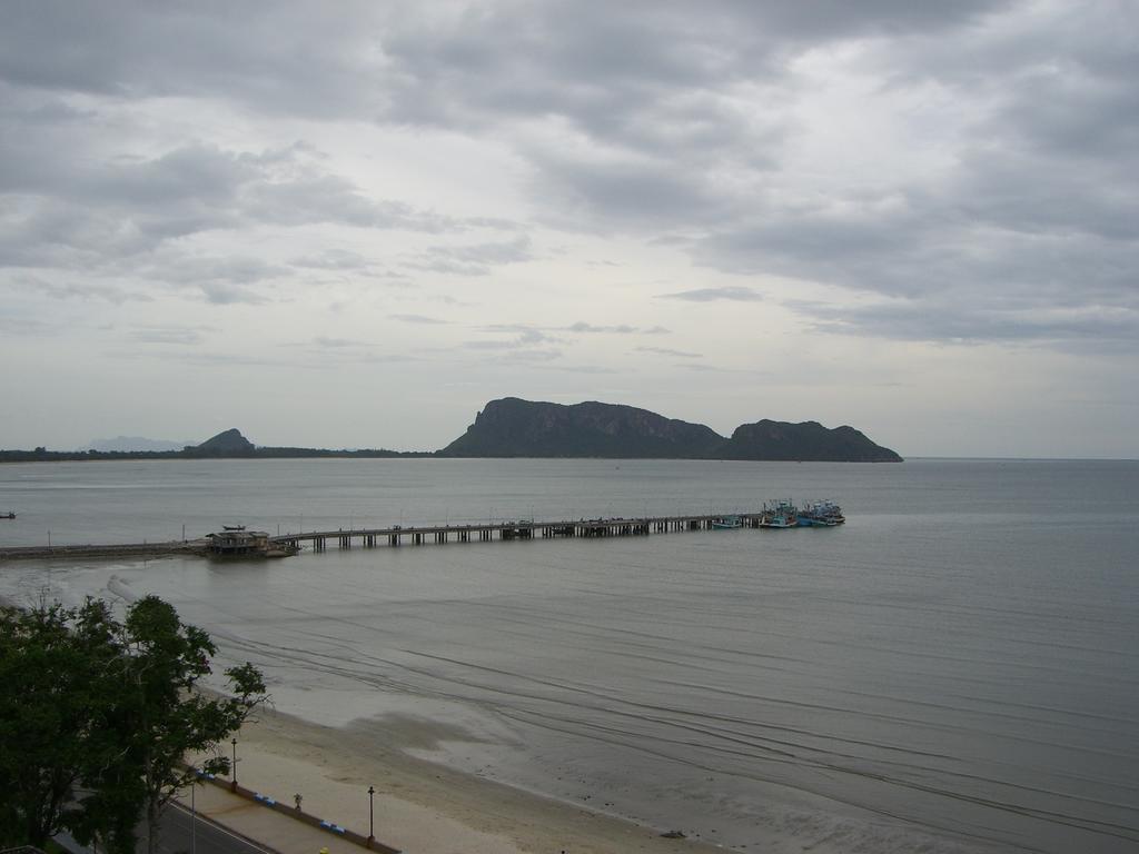 Hadthong Hotel Prachuap Khiri Khan Exterior photo